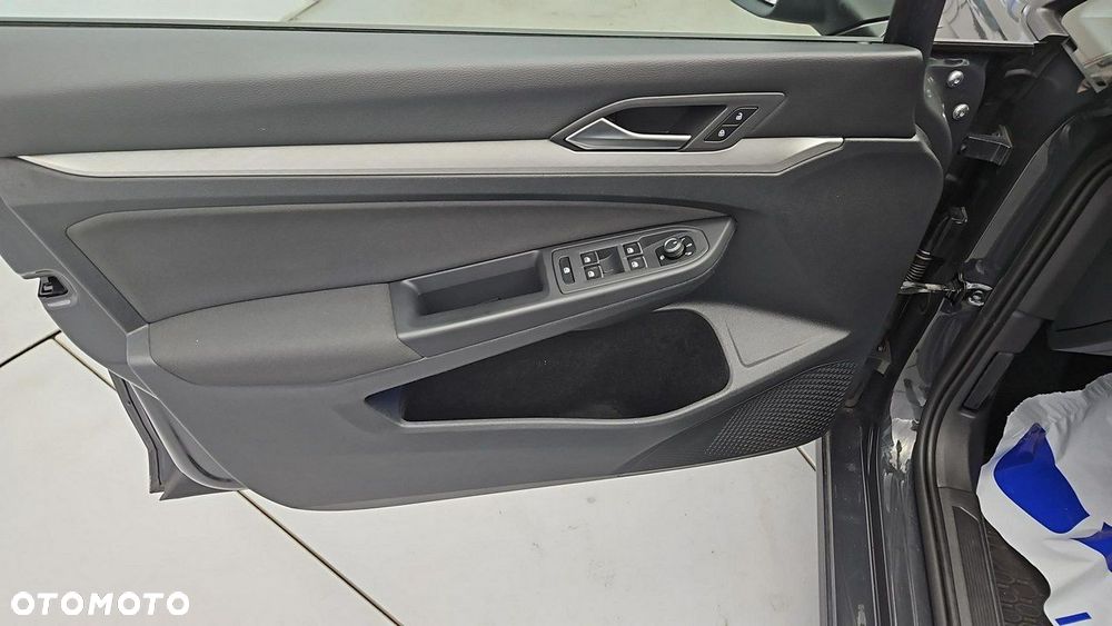 Volkswagen Golf - 10