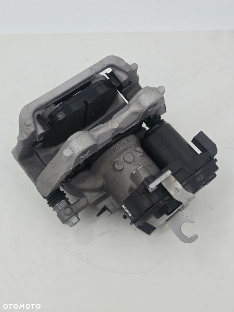 ORYGINALNY ZACISK HAMULCOWY PRAWY TYŁ MERCEDES BENZ W213 C238 W223 3B120C - 3