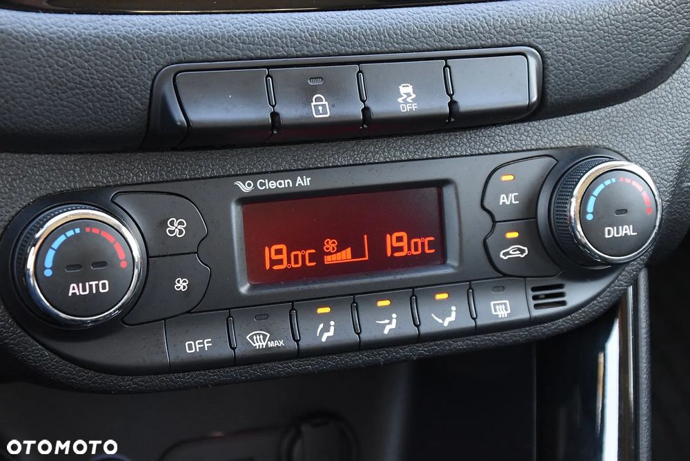 Kia Ceed - 35