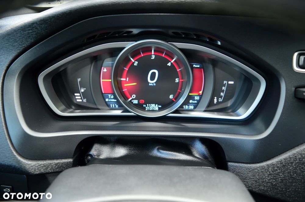 Volvo V40 D3 Geartronic R Design - 28