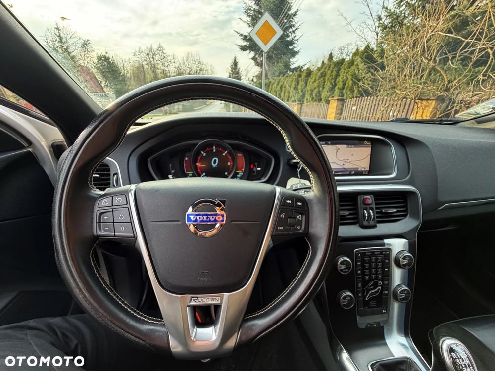 Volvo V40 D2 R Design - 28