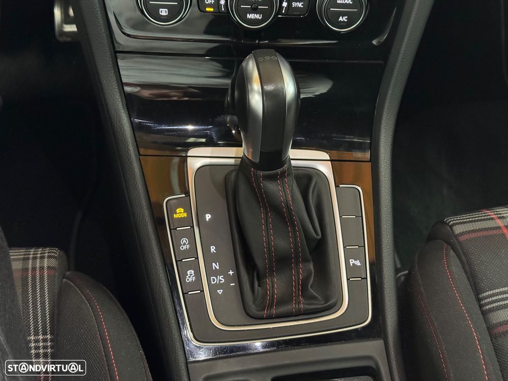 VW Golf 2.0 TSI GTI DSG Performance - 24