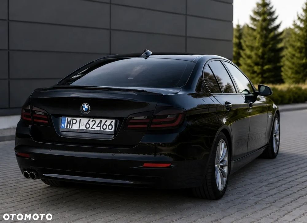 BMW Seria 5 528i Luxury Line - 9