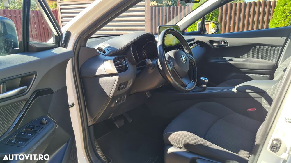 Toyota C-HR - 11