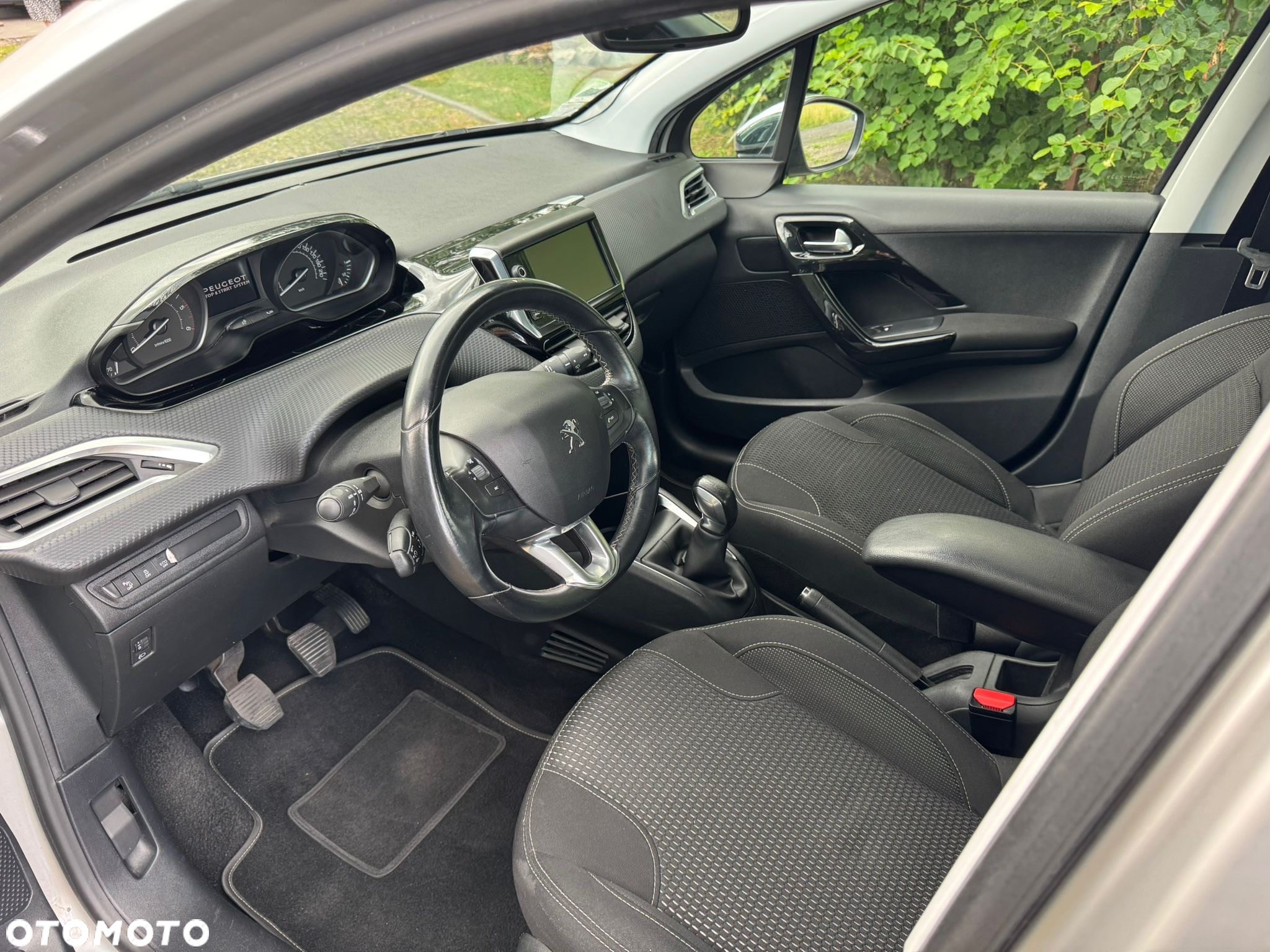 Peugeot 208 - 9