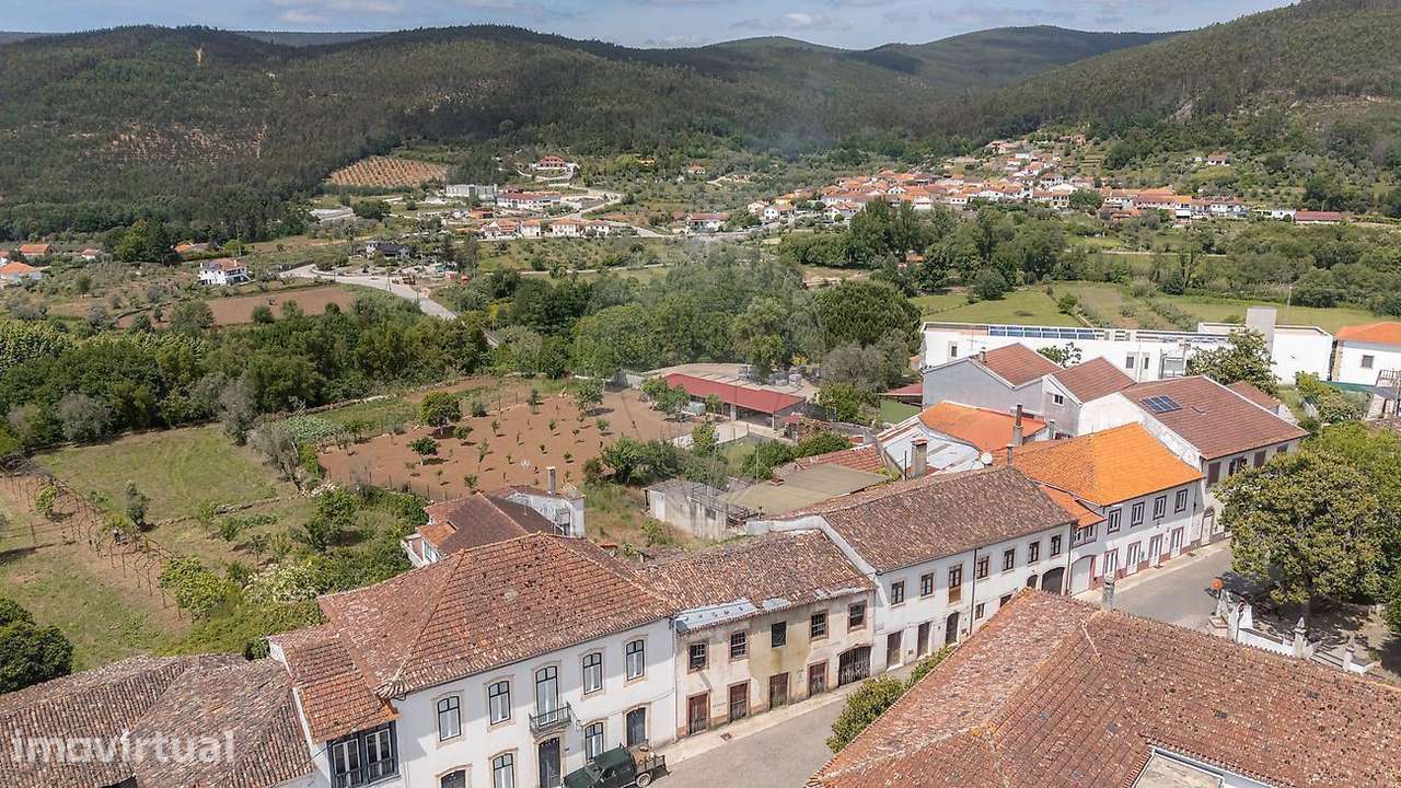 Moradia T4 para reabilitar à venda em Vila Nova do Ceira - Góis - Grande imagem: 2/23