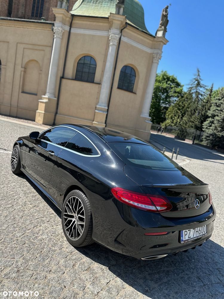 Mercedes-Benz Klasa C 300 9G-TRONIC - 22