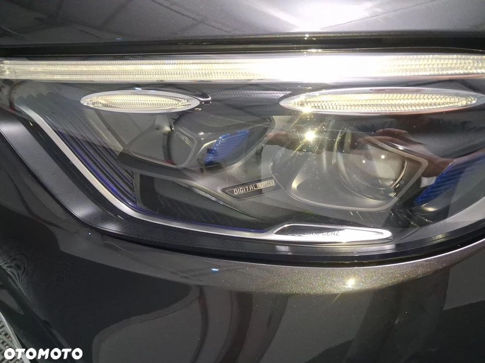 Mercedes-Benz GLC 300 e 4-Matic - 27