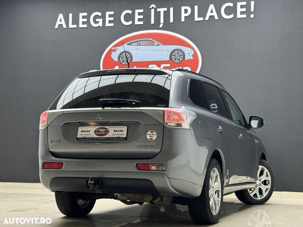 Mitsubishi Outlander - 4