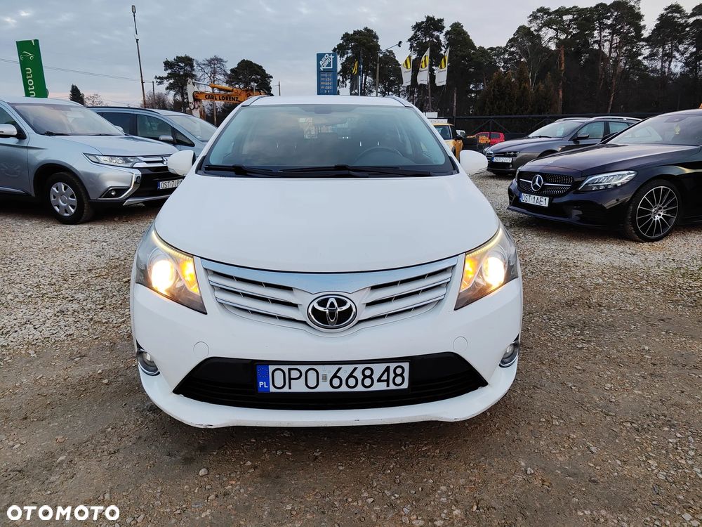 Toyota Avensis 2.2 D-4D Business Edition - 2