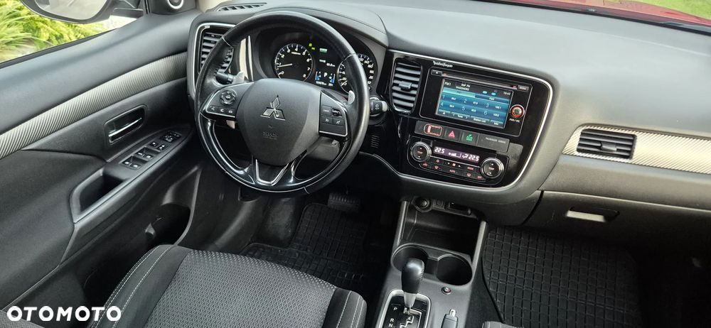Mitsubishi Outlander 2.0 Intense + 4WD CVT - 22
