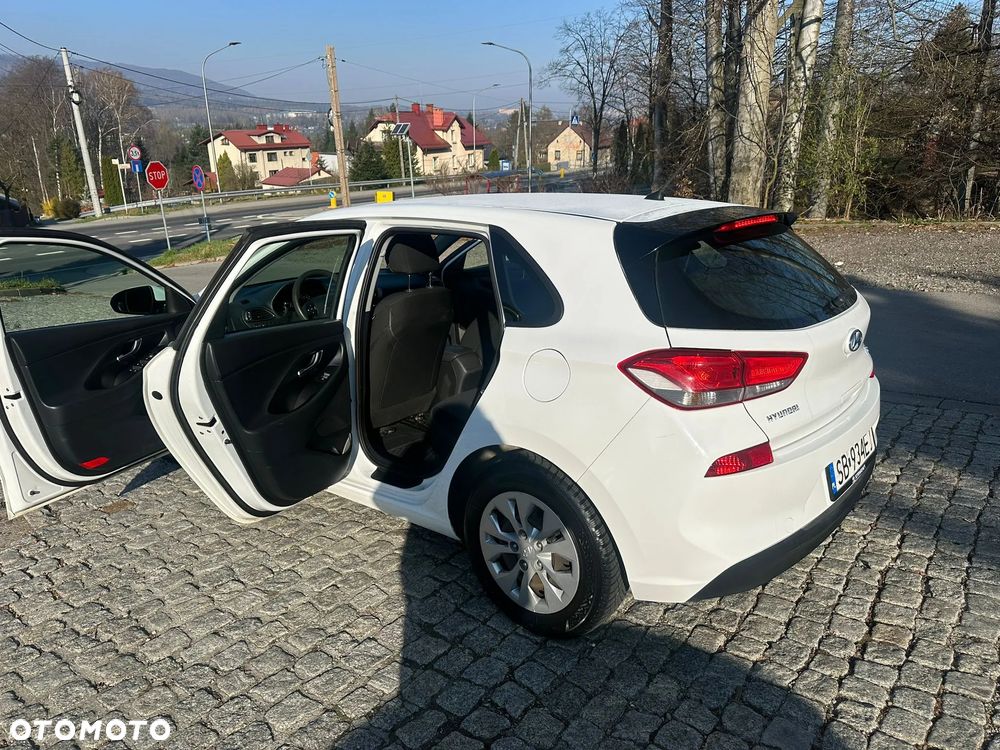 Hyundai i30 1.4 Classic + - 16