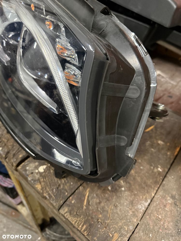 Lampa przednia prawa Mercedes C217 - 8