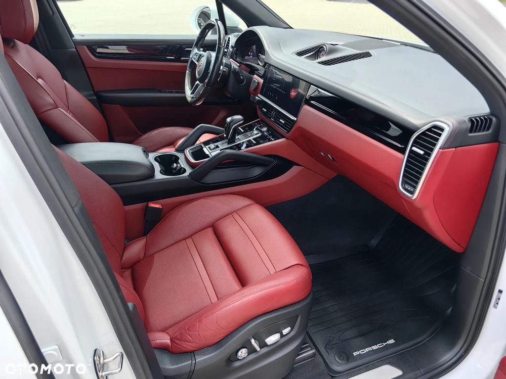 Porsche Cayenne Tiptronic S Platinum Edition - 26