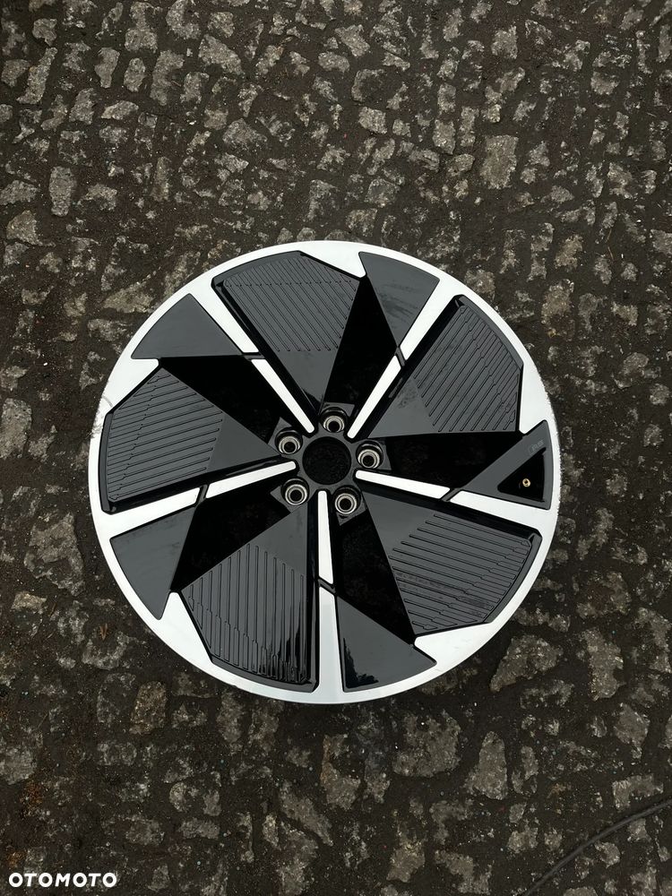 Felga Q4 E-tron 5x112 9J x 21 ET 42 89A601025S 1szt. - 1