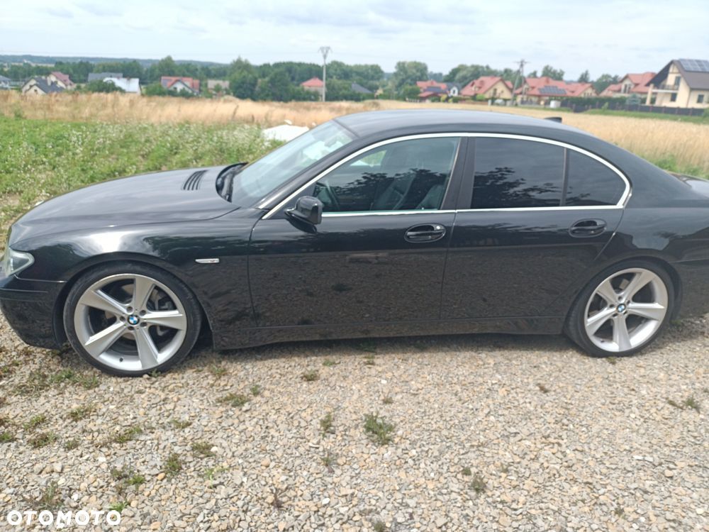 BMW Seria 7 745i - 1