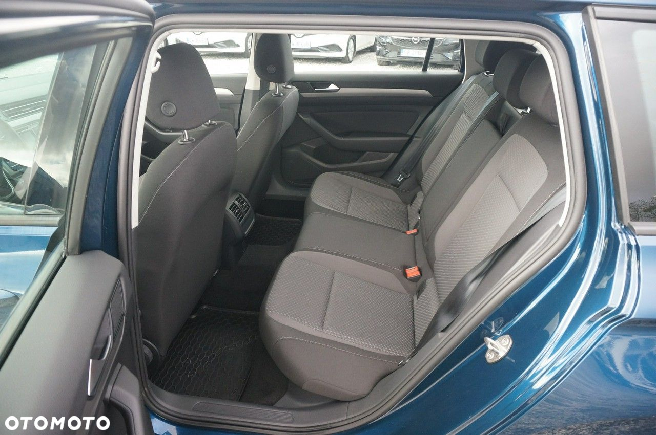 Volkswagen Passat 2.0 TDI EVO Essence - 25