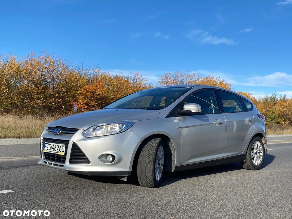 Ford Focus 2012 photo 2