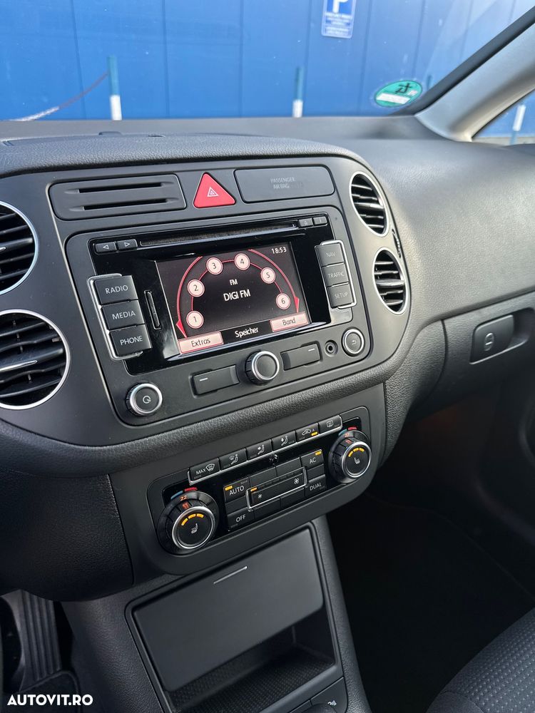 Volkswagen Golf 1.6 TDI DPF DSG Team - 9