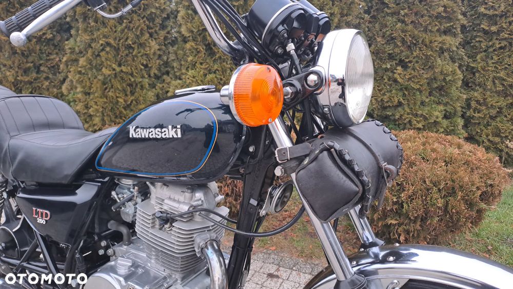 Kawasaki LTD - 8