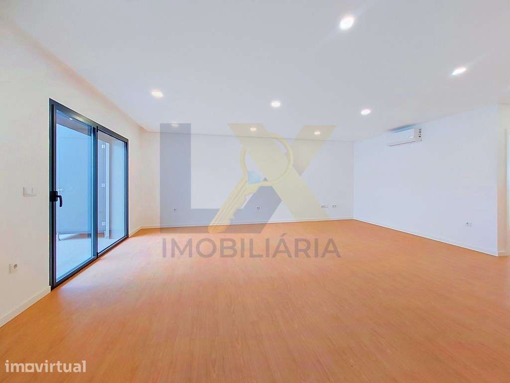 Apartamento T2 novo, com 2 suítes, terraço e lugar de garagem em Es... - Grande imagem: 2/14