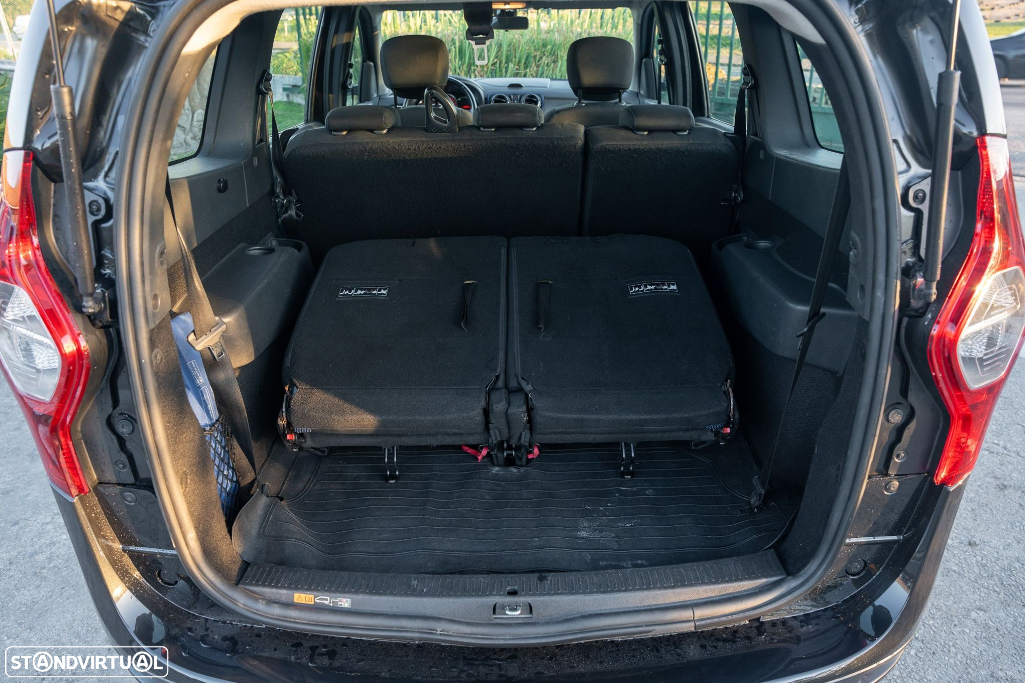 Dacia Lodgy 1.5 Blue dCi Stepway 7L - 19