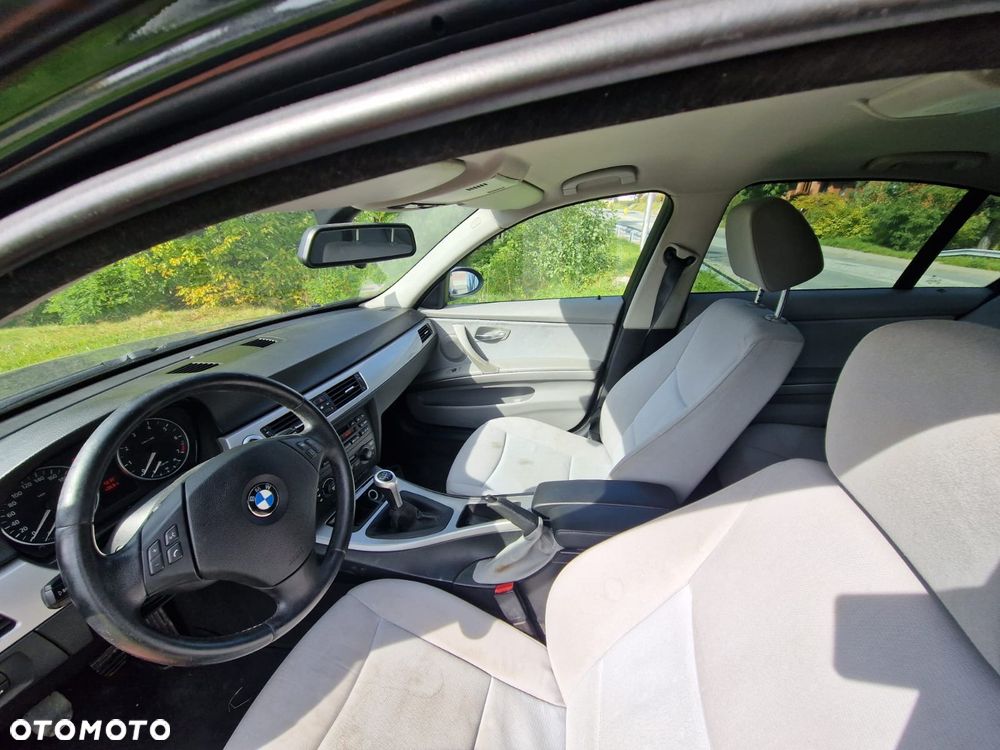 BMW Seria 3 318i - 5