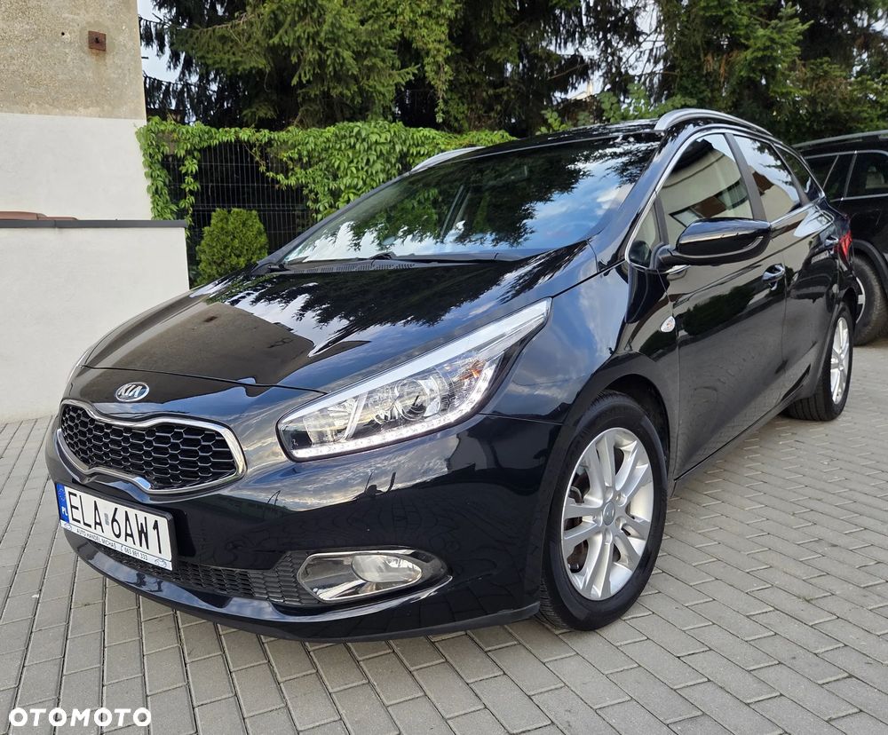 Kia Ceed 1.6 GDI Dream Team Edition - 1