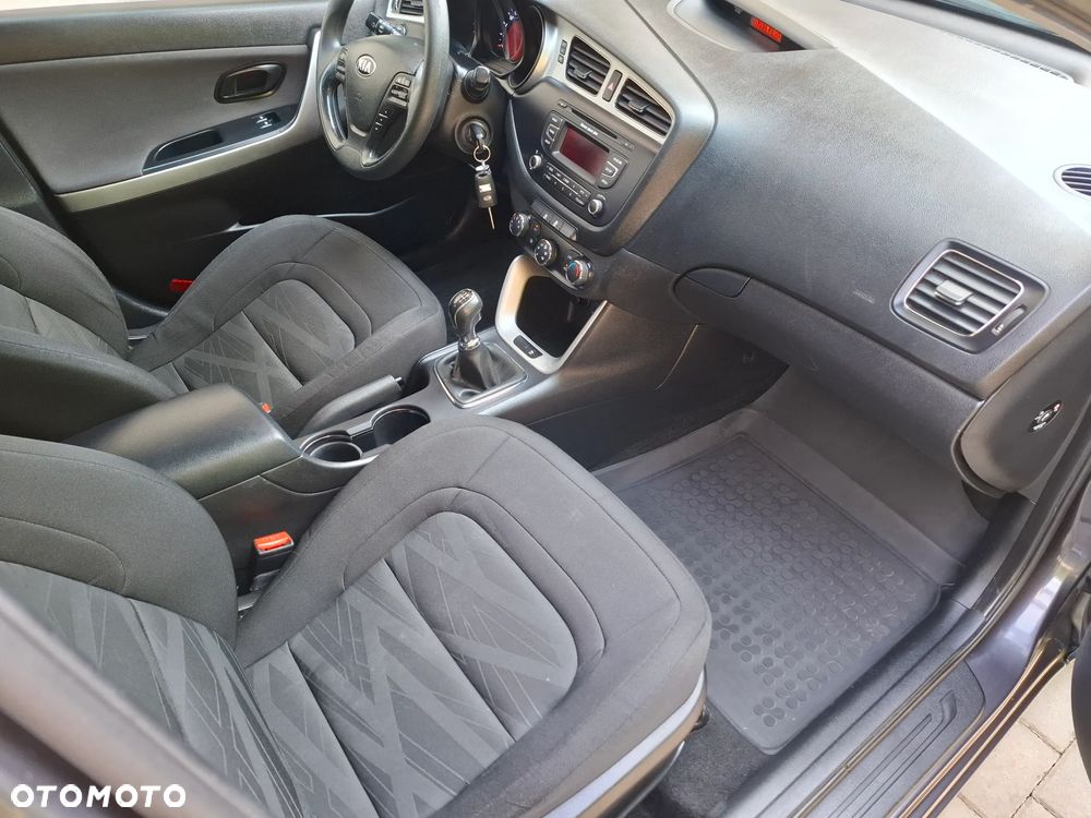 Kia Ceed 1.6 CRDi 128 Vision - 9
