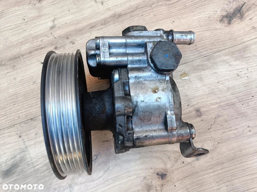 BMW E60 E90 2.0D N47 POMPA WSPOMAGANIA 7652974 2.0 D - 3