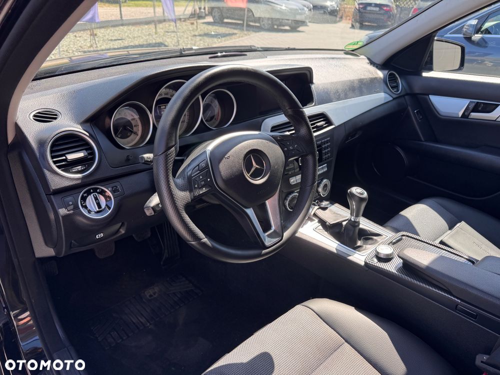 Mercedes-Benz Klasa C 180 Kompressor BlueEFFICIENCY Avantgarde - 23