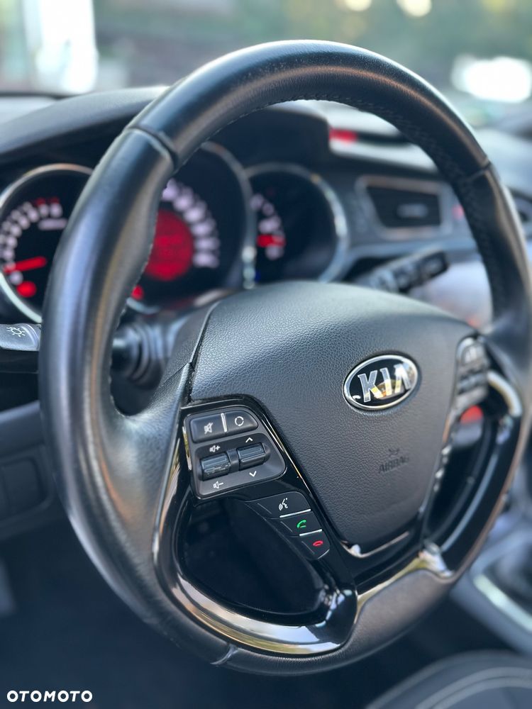 Kia Ceed 1.6 GDI Platinum Edition - 24