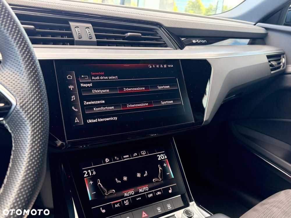 Audi Q8 Sportback e-tron - 38