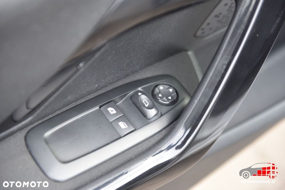 Peugeot 208 - 16