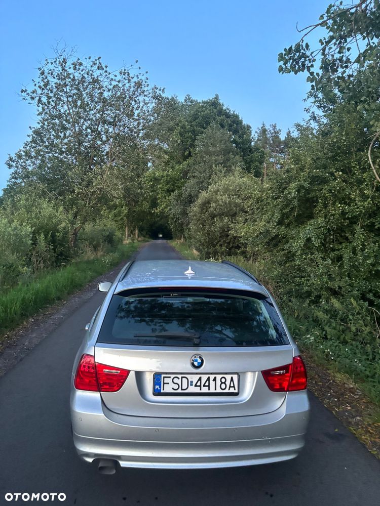 BMW Seria 3 318d DPF - 9