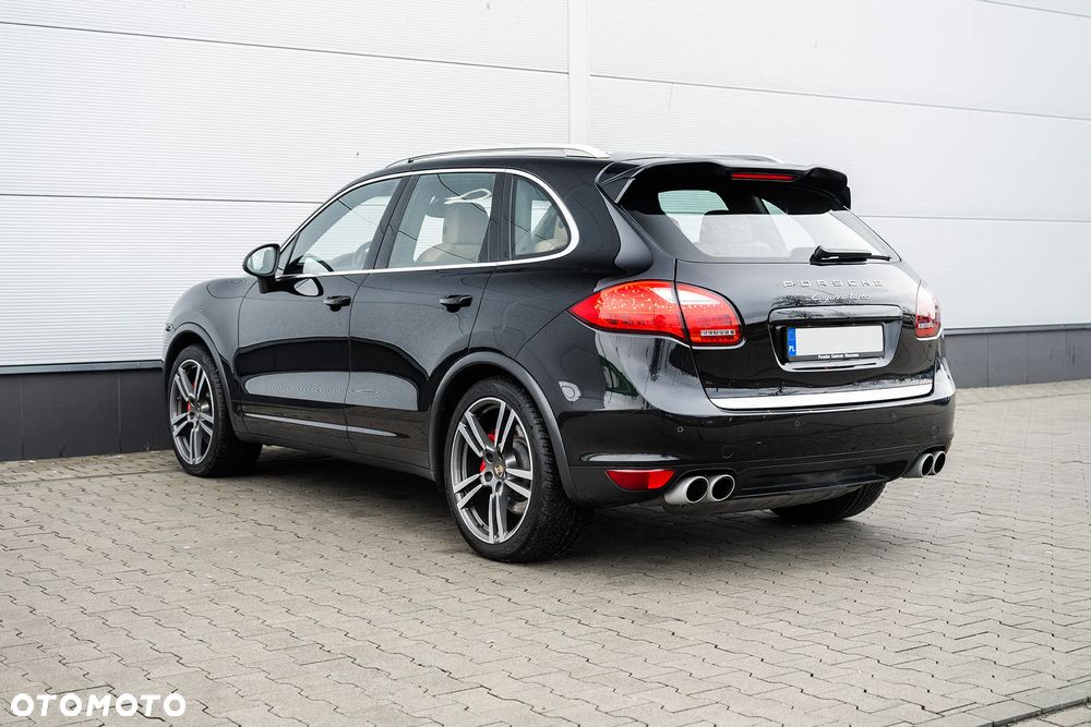 Porsche Cayenne Turbo - 8