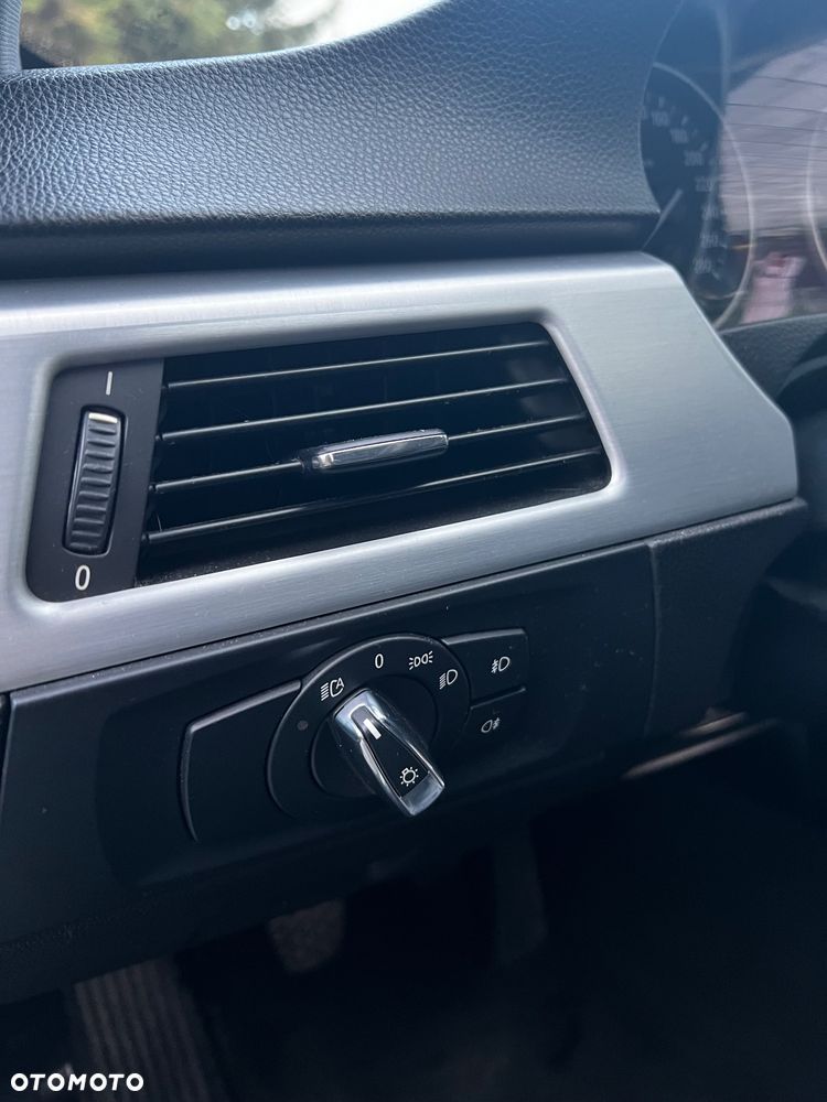 BMW Seria 3 330d - 29