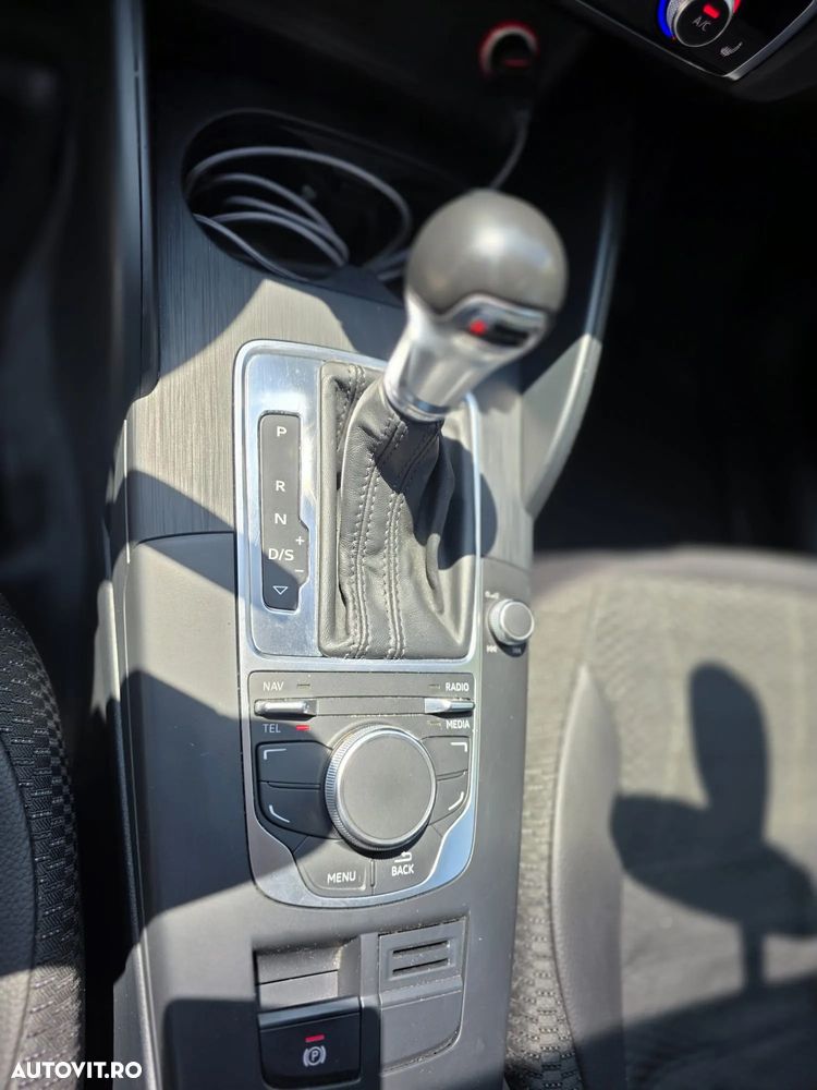Audi A3 Limuzina 1.6 TDI clean Stronic Ambiente - 11