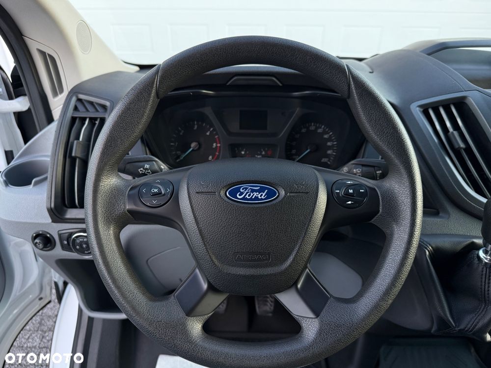 Ford Transit - 28