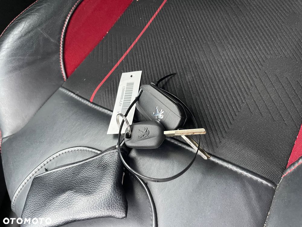 Peugeot 208 THP STOP & START GTi - 15