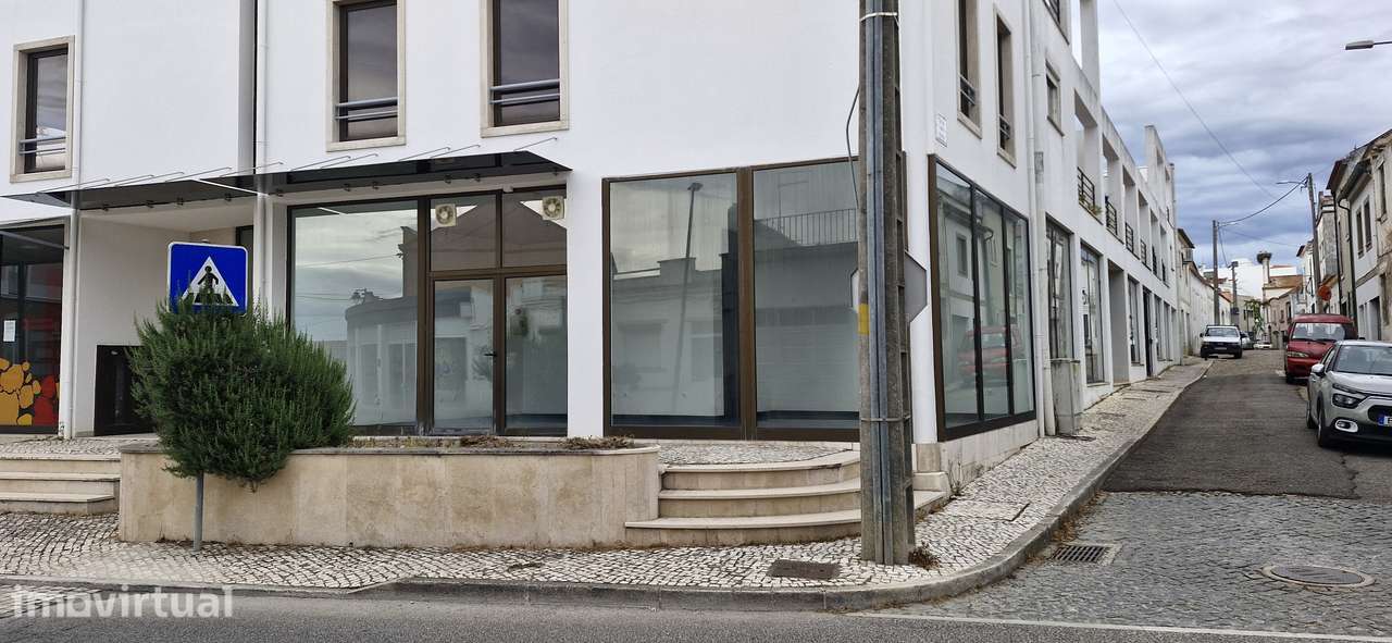 Espaço comercial Cruzamento entrada de Almeirim para Santarém - Grande imagem: 2/7