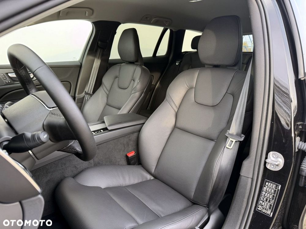 Volvo V60 B4 B Plus Dark - 8