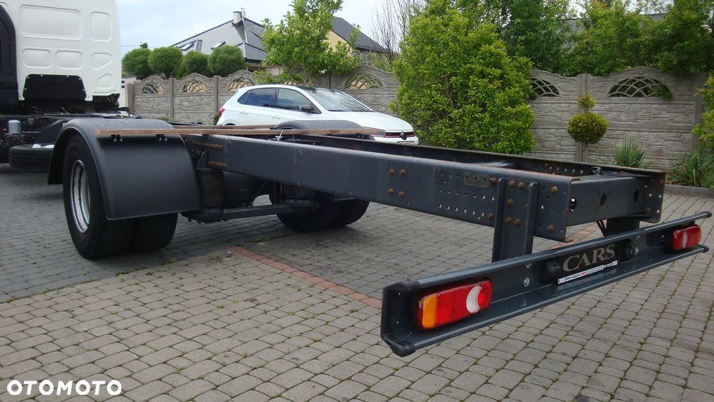Renault Podwozie DMC 16 T - 8
