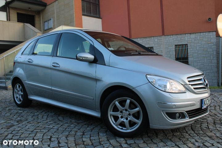 Mercedes-Benz Klasa B 180 CDI Special Edition - 32