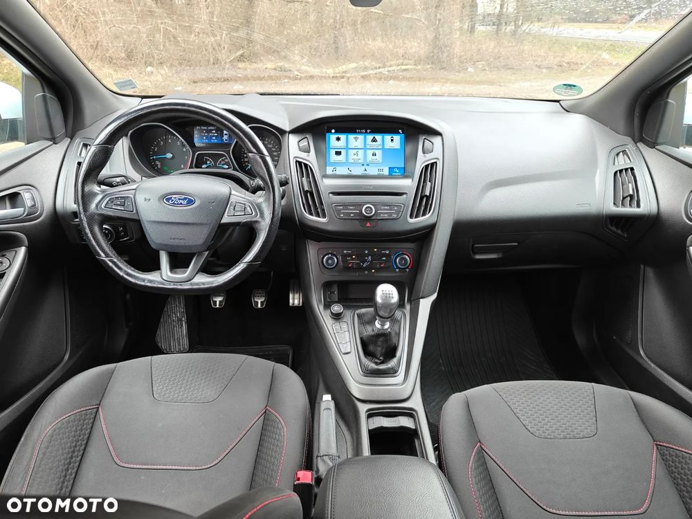 Ford Focus 1.5 EcoBoost STart-Stopp-System ST-LINE - 11