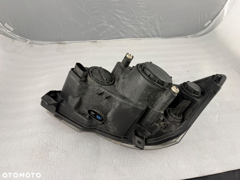 Lampa przednia prawa Mercedes-Benz Vito Viano W639 A639 BI XENON LED - 6