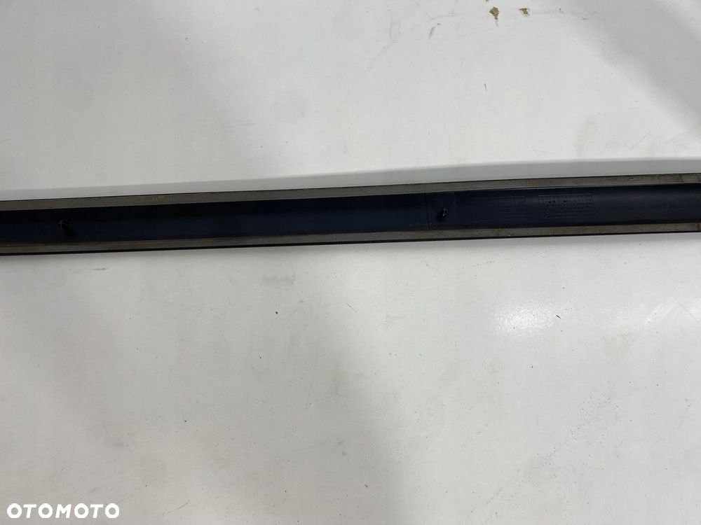 listwa drzwi prawy przód vw golf v eu - 7