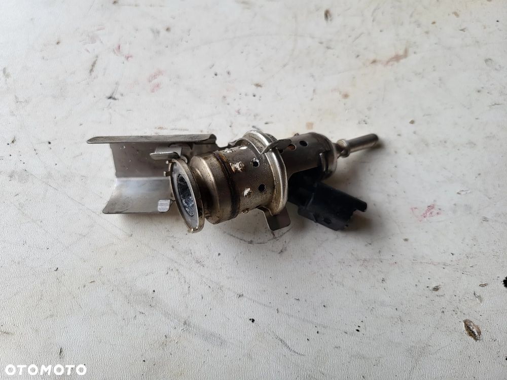 Wtryskiwacz wtrysk Adblue 1.5 BLUEHDI Peugeot 308 T9 - 1
