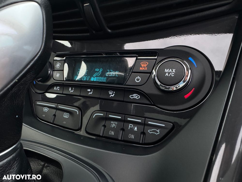 Ford Kuga - 26