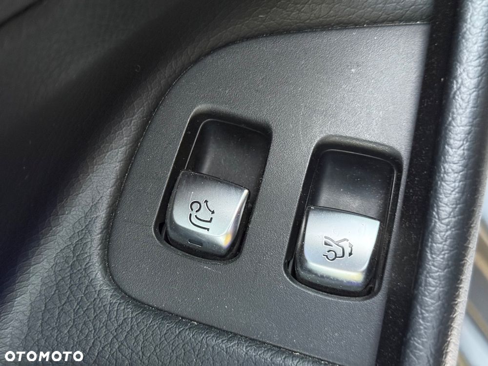 Mercedes-Benz Klasa E AMG 53 4Matic+ AMG Speedshift TCT-9G - 26